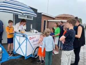 Steekijs kar huren voor een kinderfeestje, compleet met nostalgische uitstraling